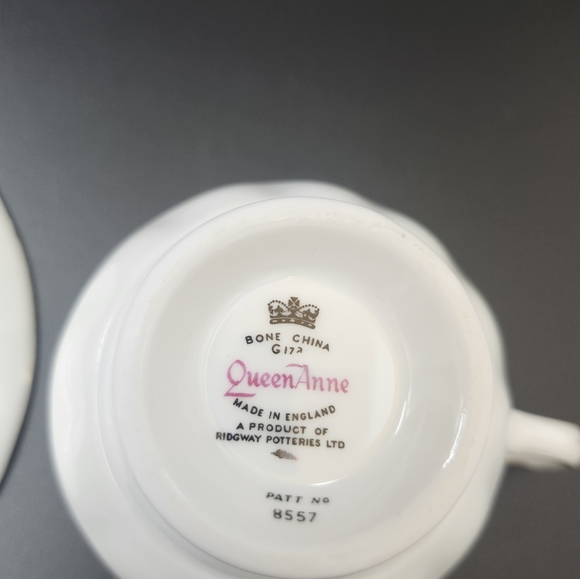 Queen Anne Bone China Tea cup and saucer - Picture 4 of 12